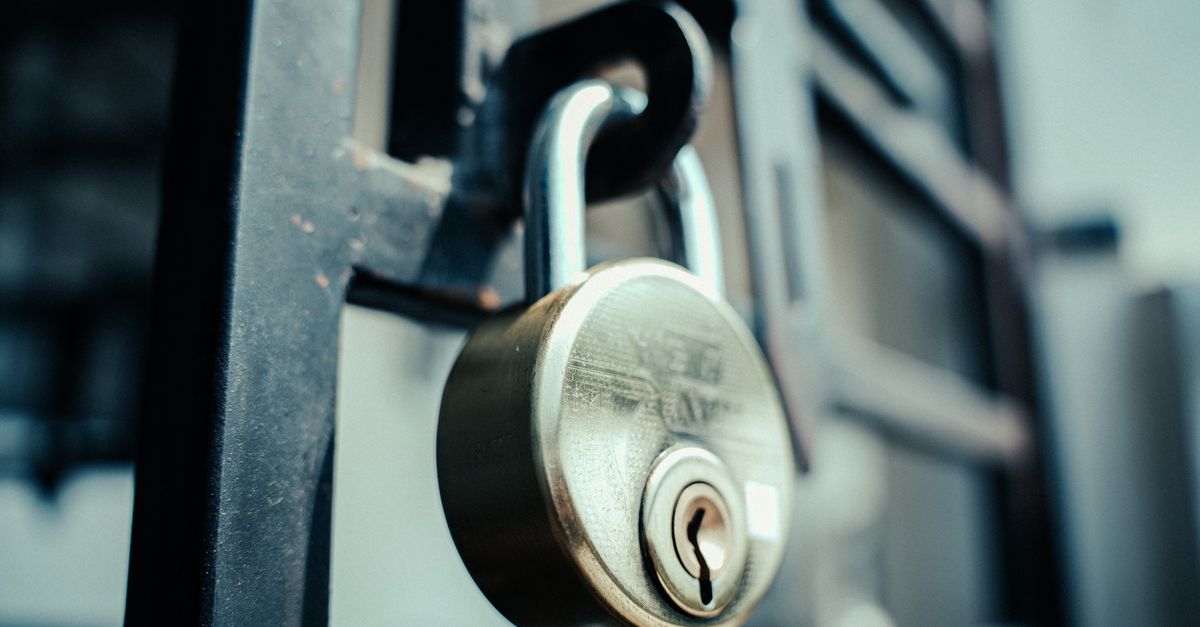How Much Does a Locksmith Cost in Los Angeles? Real 2025 Price Ranges — Ventura Blvd Locksmith