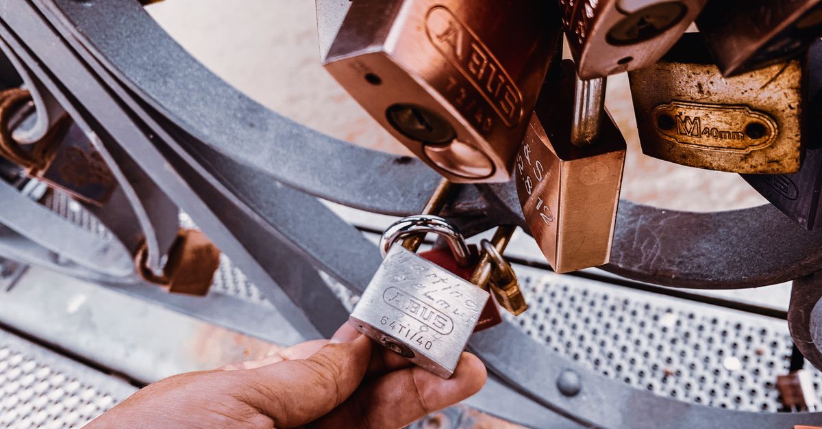 locksmith service technician — Ventura Blvd Locksmith