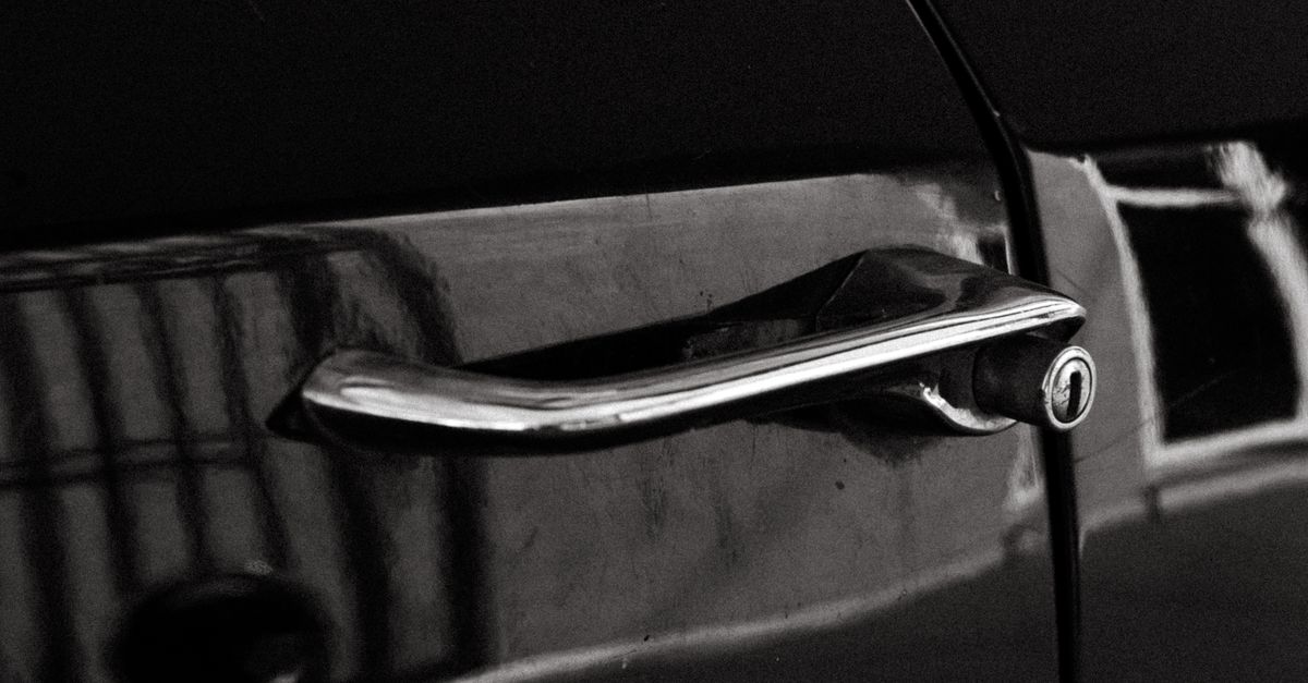 What a Professional Car Lockout Service Actually Does Differently — Ventura Blvd Locksmith