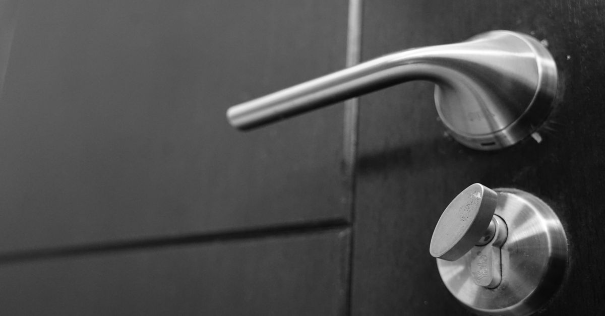 Emergency Commercial Locksmith Response When Your Business Can't Wait — Ventura Blvd Locksmith